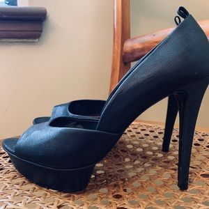 BCBGMAXAZRIA Black heels
